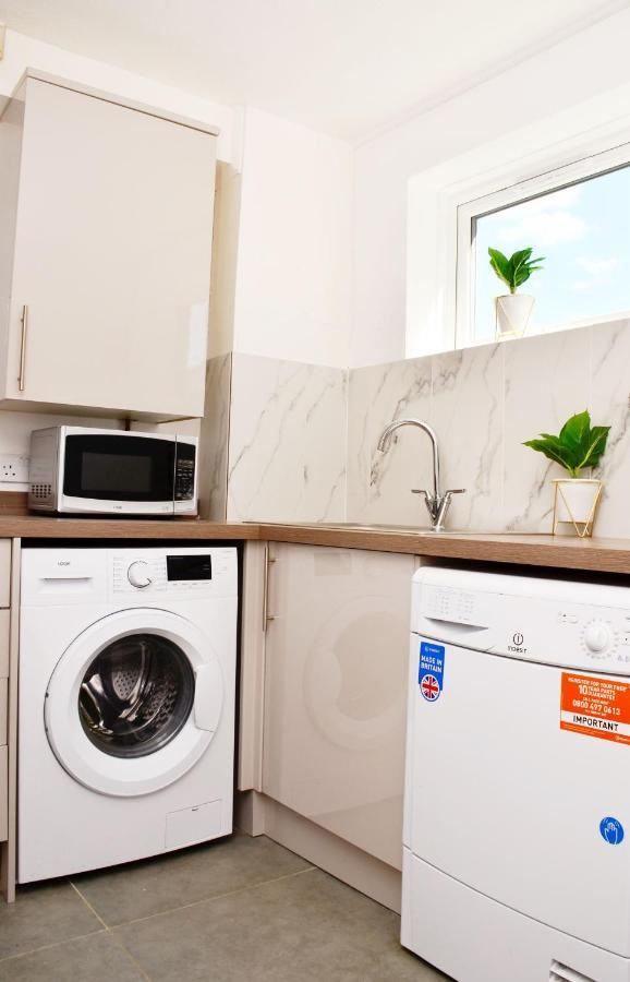 Holiday home Sm Dreams Unlimited Serviced Accommodation- Stanwell-staines-heathrow *