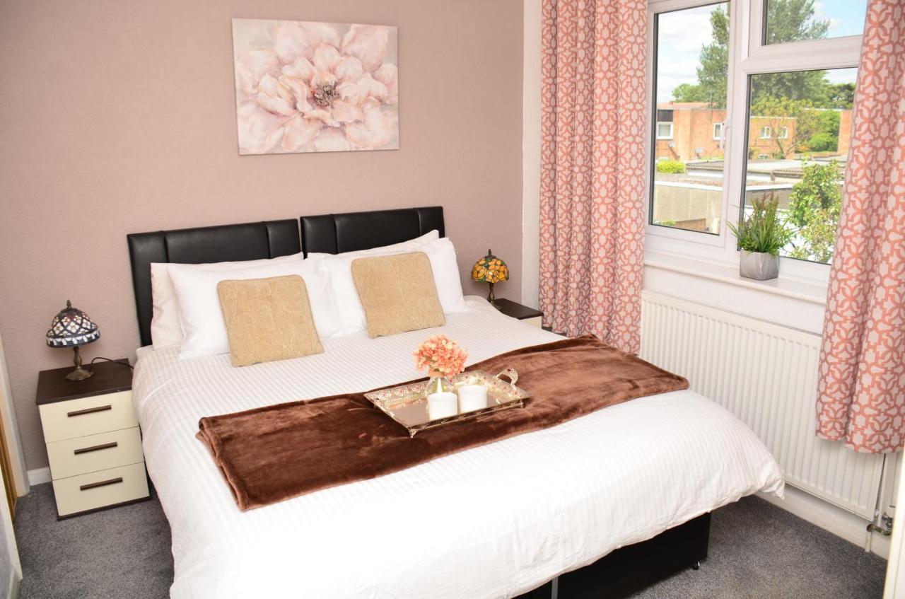 Sm Dreams Unlimited Serviced Accommodation- Stanwell-staines-heathrow *