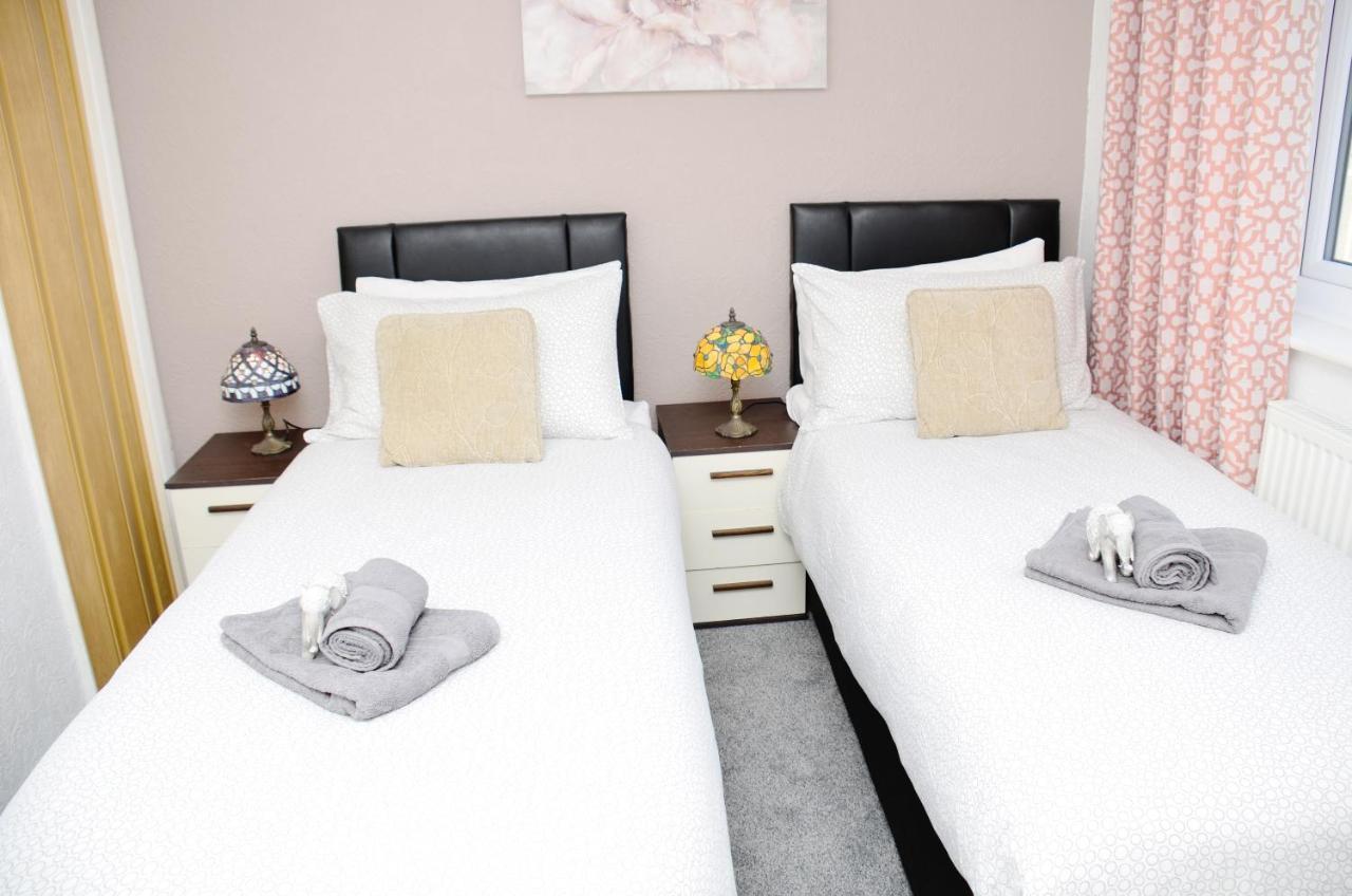 Holiday home Sm Dreams Unlimited Serviced Accommodation- Stanwell-staines-heathrow *
