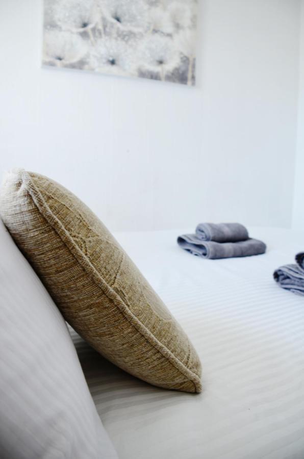 Sm Dreams Unlimited Serviced Accommodation- Stanwell-staines-heathrow *