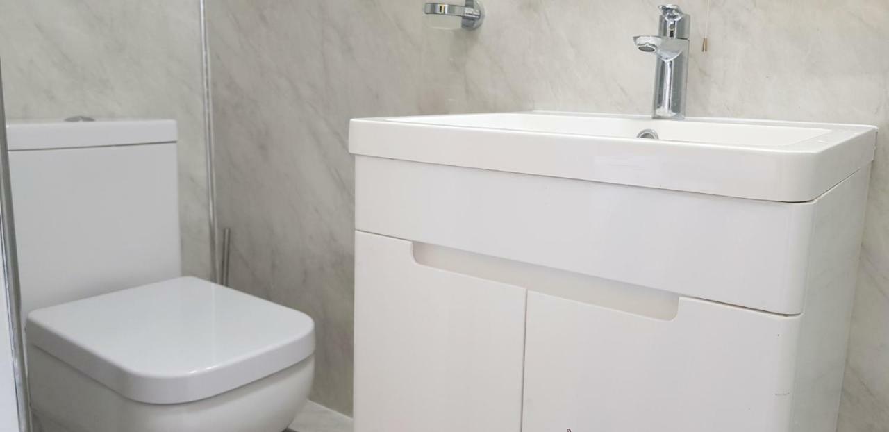 Sm Dreams Unlimited Serviced Accommodation- Stanwell-staines-heathrow *